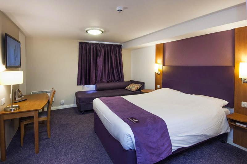 Premier Inn Glasgow Airport Paisley Exteriör bild